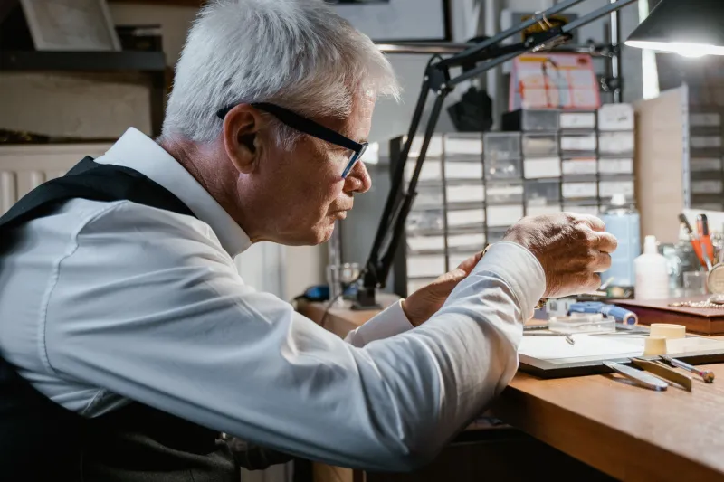 Clack Is Back: The Stubborn Craftsmen Keeping Mechanical Typewriters From the Grave